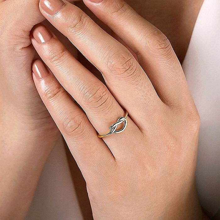 14K Yellow Gold Twisted Heart Pretzel Ring