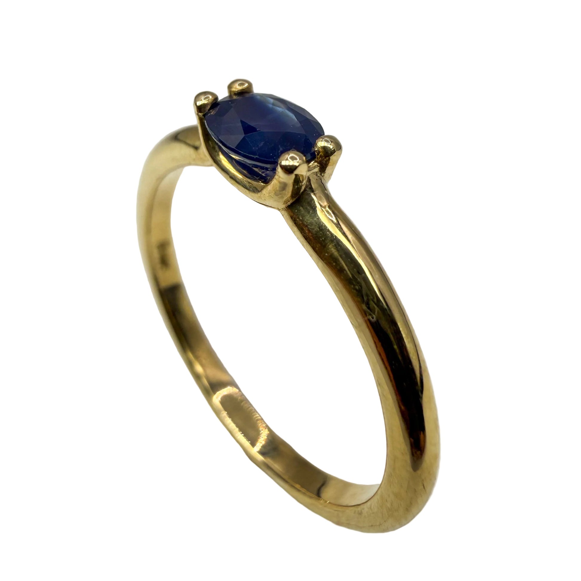 14kt yellow gold sapphire ring 