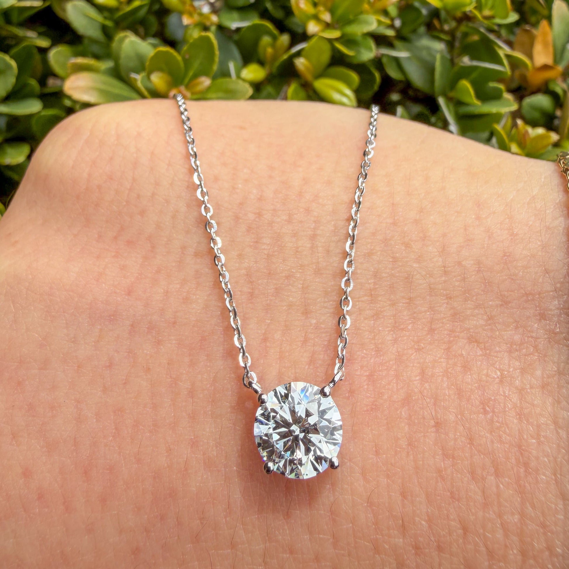 14kt White Gold Sythetic Diamond Solitaire Necklace 
