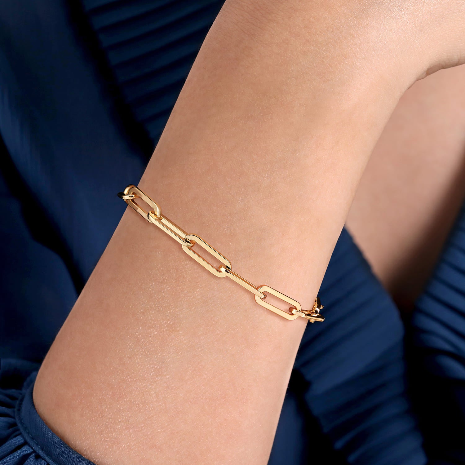Hollow Paperclip Chain Bracelet